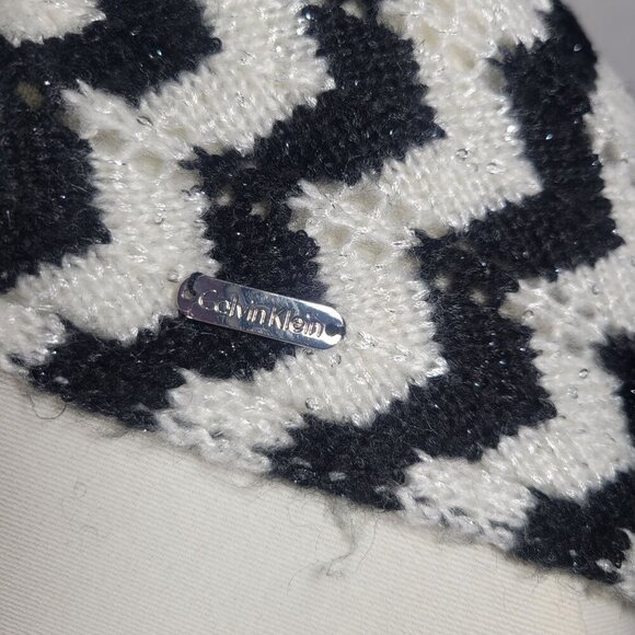 Calvin Klein Woman Chevron Pattern Sequined Black & White Knit Infinity Scarf - Picture 4 of 8